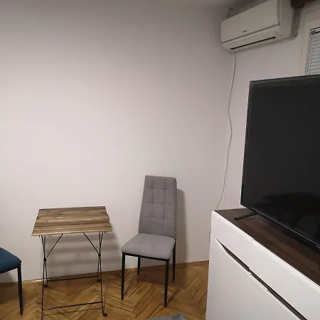 White Night 招待所