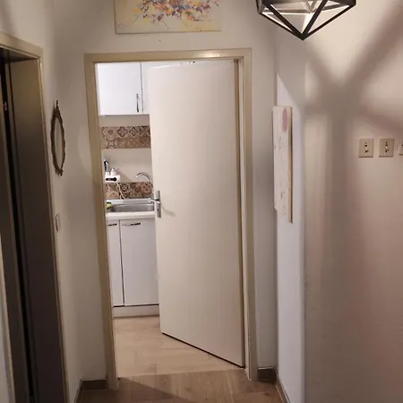 ゲストハウス White Night スコピエ