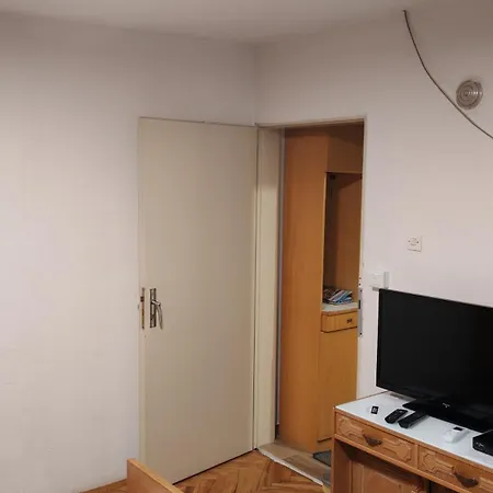 White Night スコピエ