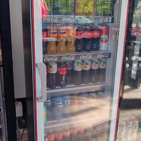 Pensión White Night *