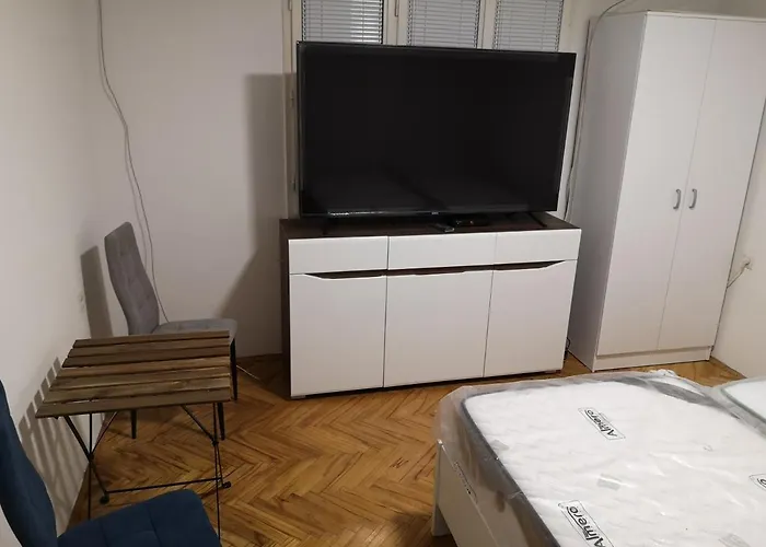 White Night Гостевой дом *