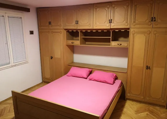 White Night Скопье